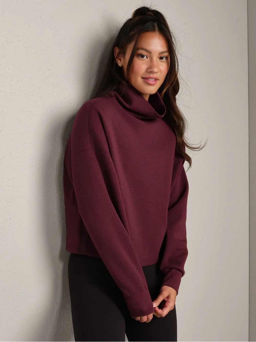 NWT Rhone DreamGlow Mock Neck sweatshirt, L, Bordeaux Red